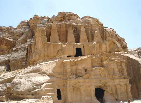 Древний храм (гробница) набатейцев.
 (Иордания.  Фото Лимарева В.Н.) 